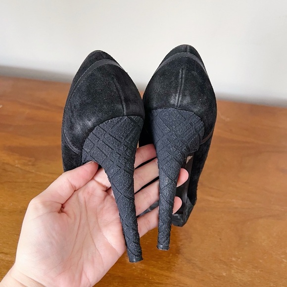 Burberry • black suede platform heels stiletto pumps point almond toe - Picture 7 of 11
